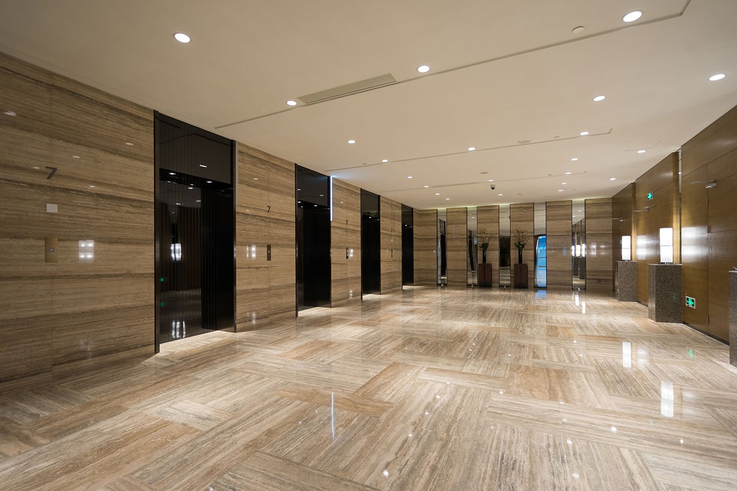 200 Commercial central shop